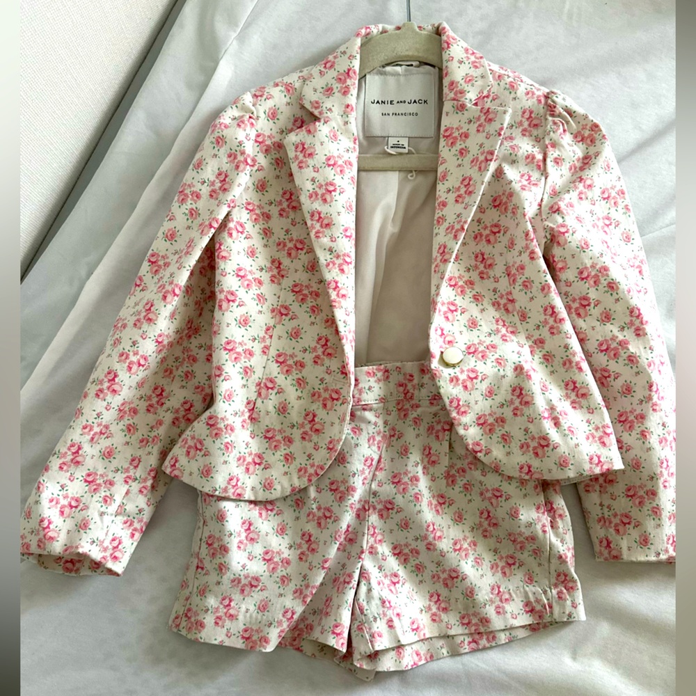 Size 4 Floral Janie & Jack Puff Sleeve Blazer and shorts size 3